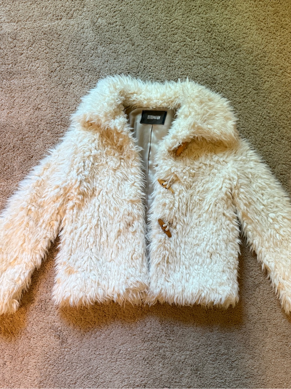 Reformation Cream Faux Shearling Toggle Jacket - size SP/small petite